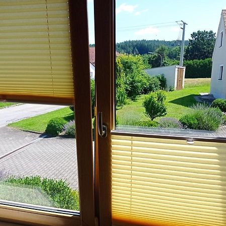 Schoene Helle Ferienwohnung In Waldnaehe Berching Buitenkant foto