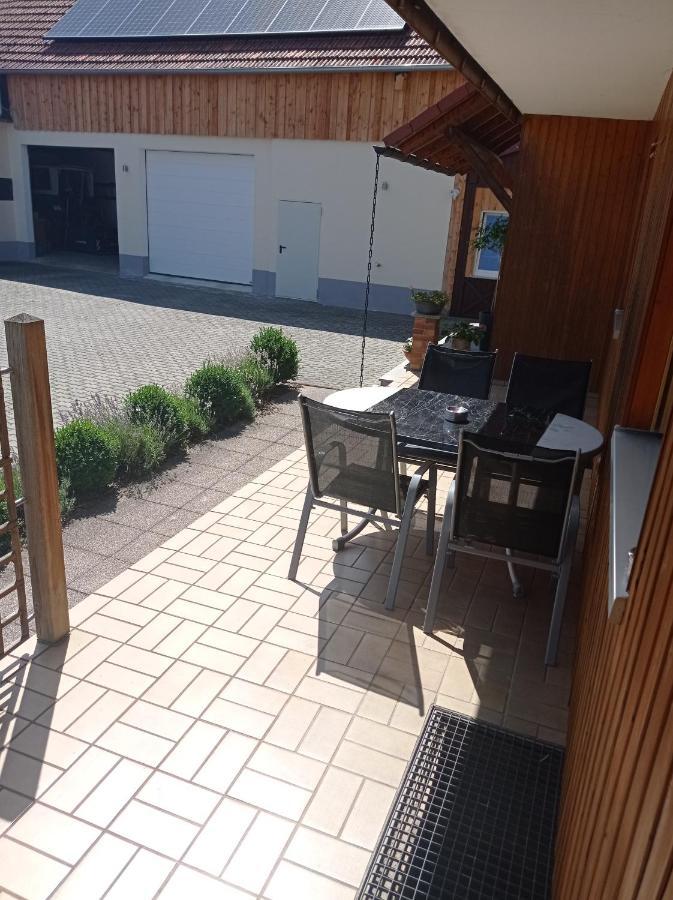 Schoene Helle Ferienwohnung In Waldnaehe Berching Buitenkant foto