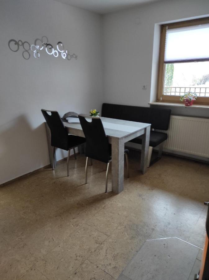 Schoene Helle Ferienwohnung In Waldnaehe Berching Buitenkant foto