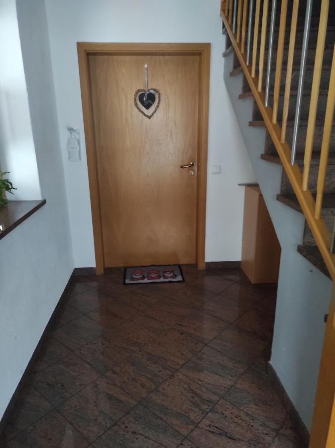 Schoene Helle Ferienwohnung In Waldnaehe Berching Buitenkant foto